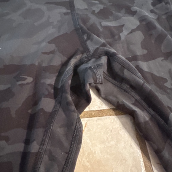 Align Lululemon camo leggings 25” - Picture 4 of 4